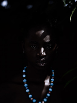 Affiche - Vivuli - Accueil | Oueso - Art Afro Contemporain