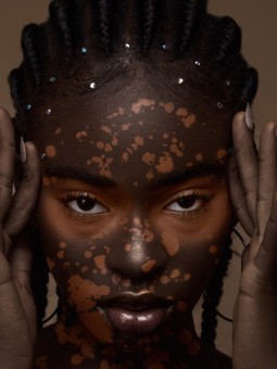 Poster - Afrona - Posters | Oueso - Contemporary Afro Art