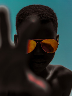 Poster - Art of Shadow - Accueil | Oueso - Contemporary Afro Art