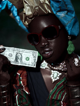 Affiche - Wealthy woman - Accueil | Oueso - Art Afro Contemporain
