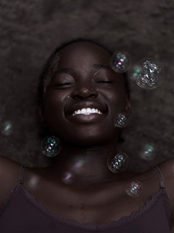 Poster - Faith - Accueil | Oueso - Contemporary Afro Art